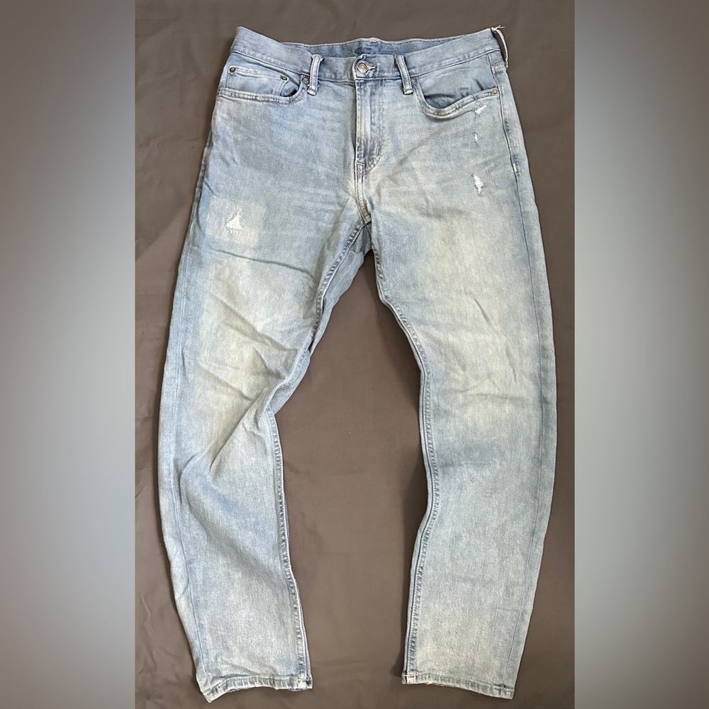 Men’s 32x30 light wash jeans